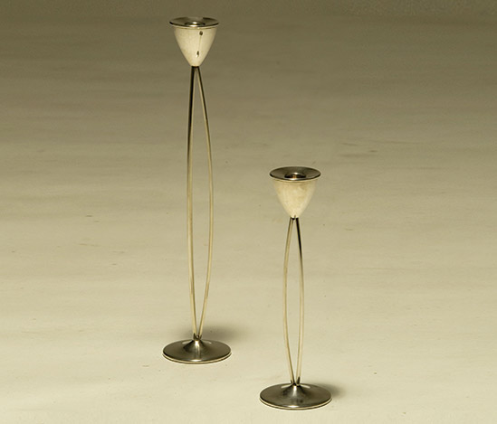 Two 'Foglia' silver candle holders