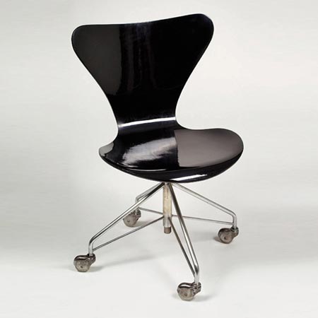 Swivelling chair Model 3107