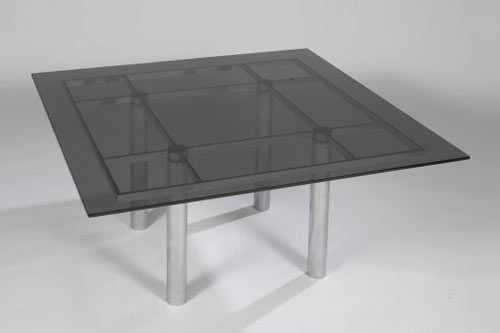 Andre dining table