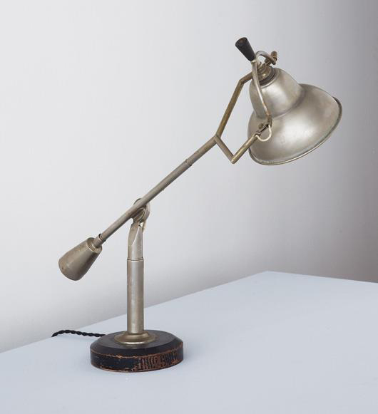 Type A counterbalance lamp