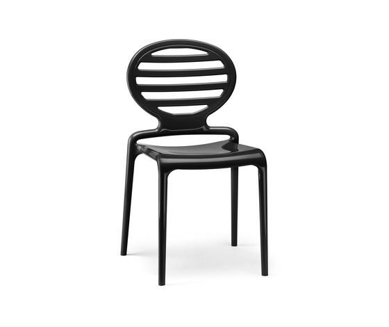 Plastic - the mouldable material of modern chairs | Design