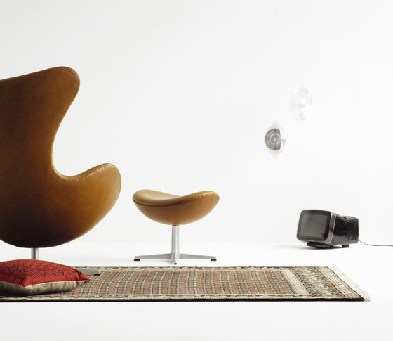 Egg™ Lounge chair | 3316 | Textile | Polished aluminum base | Sillones | Fritz Hansen