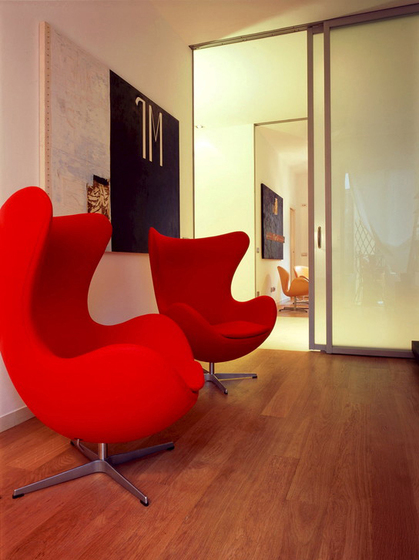 Egg™ Lounge chair | 3316 | Grey leather | Polished aluminum base | Poltrone | Fritz Hansen