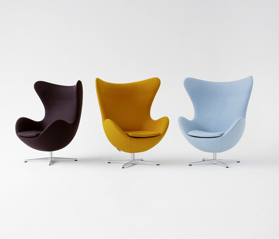 Egg™ Lounge chair | 3316 | Walnut leather | Polished aluminum base + Footstool | 3127 | Walnut leather | Polished aluminum base | Sessel | Fritz Hansen