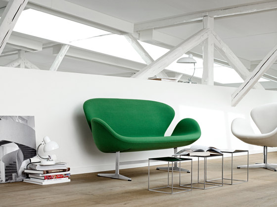 Swan™ | Sofa | 3321 | Leather upholstred | Polished aluminum base | Sofás | Fritz Hansen