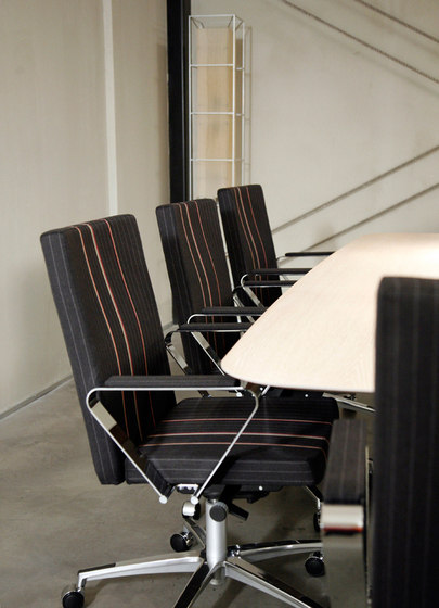 Select Medium | Chairs | Inno