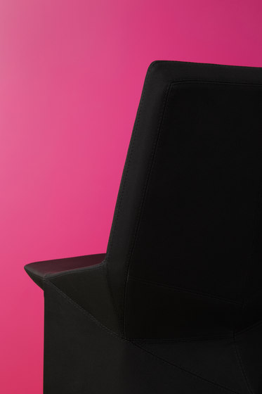 Mars Black Edition | Chairs | ClassiCon