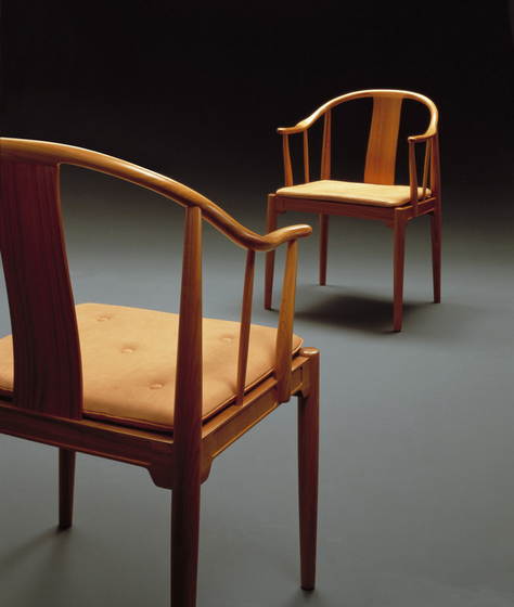China Chair™ | 4832 | Solid wood | Black coloured ash | Sillas | Fritz Hansen