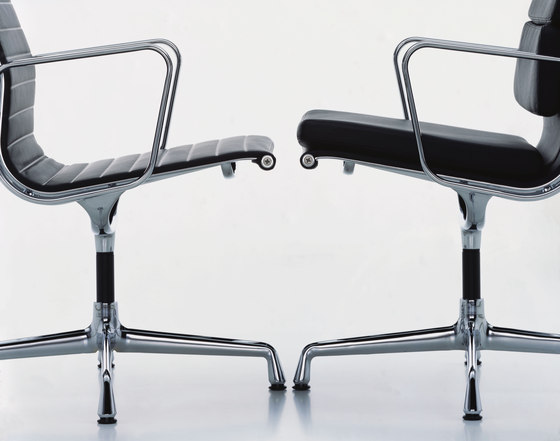 Aluminium Chair EA 105 | Sillas | Vitra