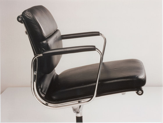 Soft Pad Chair EA 205 | Chairs | Vitra