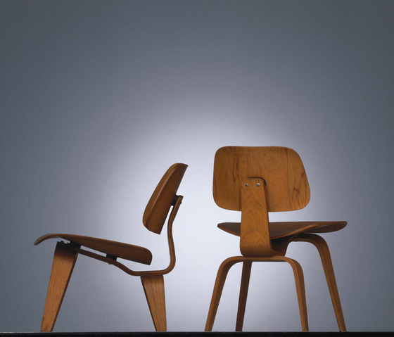 Plywood Group LCW Calf’s Skin | Fauteuils | Vitra