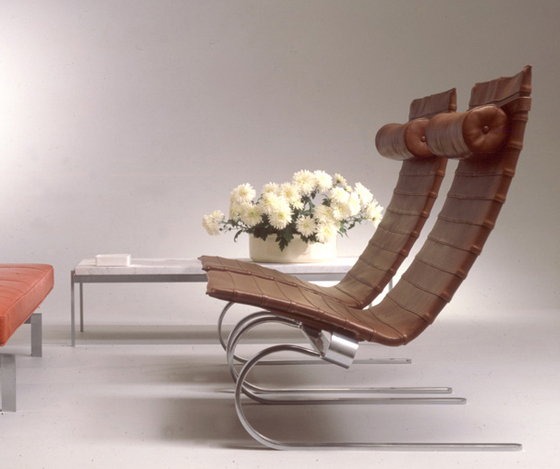 PK20™ | Lounge chair | Leather | Matt chromed spring steel base | Poltrone | Fritz Hansen