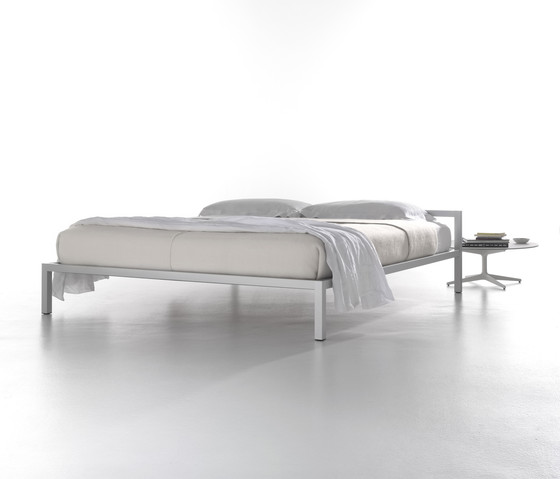 Aluminium Bed Laccato | Camas | MDF Italia