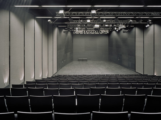 Opus fold | Auditorium seating | Mobel