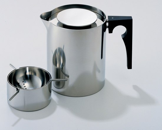 04-1 Hot water jug with lid | Dinnerware | Stelton