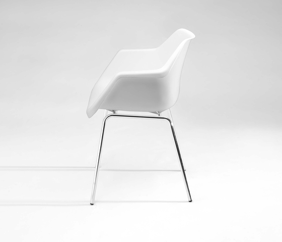 Poly armchair | Stühle | Loft