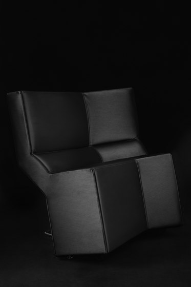Chaos Black Edition | Armchairs | ClassiCon