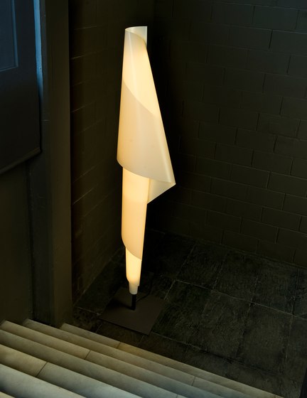 Alta Costura F Floor lamp | Free-standing lights | Metalarte