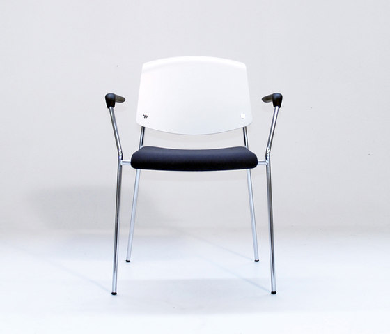 Pause armchair | Sillas | Magnus Olesen