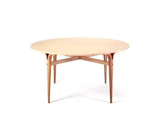 Table with cleft legs | Mesas comedor | Bruno Mathsson International