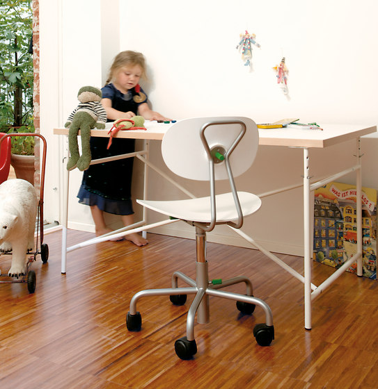Eiermann children's desk | Tables enfants | Richard Lampert