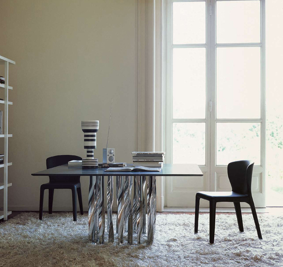 367 Hola | Chairs | Cassina