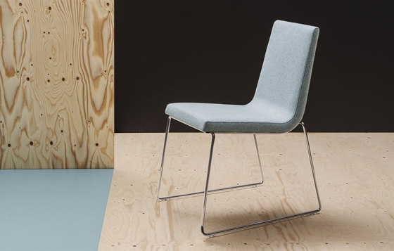 Lineal Comfort SI 0567 | Chairs | Andreu World