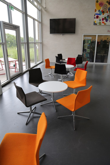 FourCast®2 Lounge | Armchairs | Ocee & Four Design