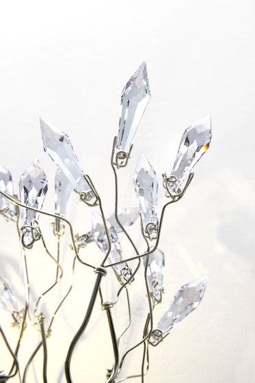 Candles and Spirits chandelier | Lámparas de araña | Brand van Egmond