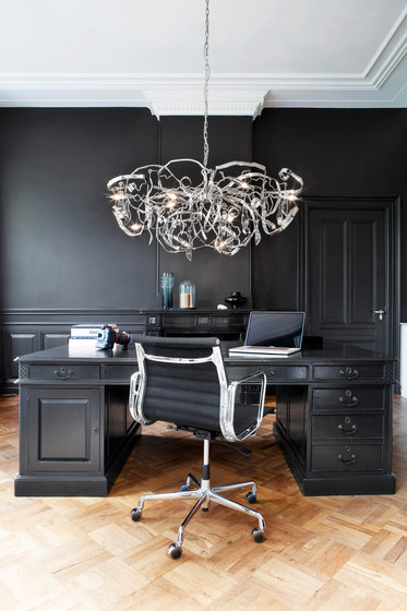 Delphinium customised gold chandelier | Lámparas de araña | Brand van Egmond