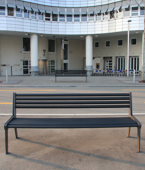 City Bench Type A with backrest and armrest | Benches | BURRI