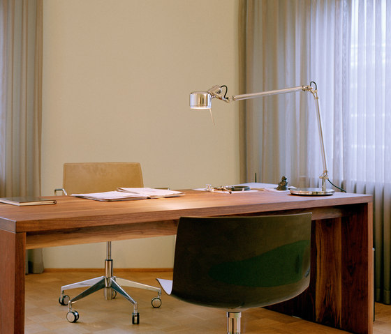 JOB Table with Adapter for USM Haller Table Systems | Table lights | serien.lighting