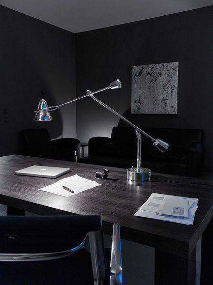 EB28 Table lamp | Lampade tavolo | Tecnolumen