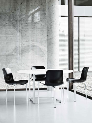 PK8™ | Chair | White | Satin brushed aluminum base | Sedie | Fritz Hansen