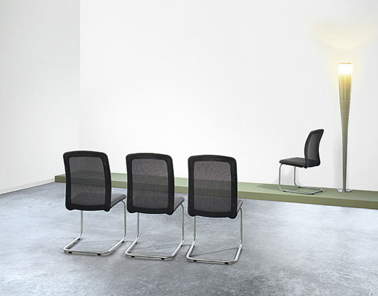 TWIST Cantilever chair | Chairs | Girsberger