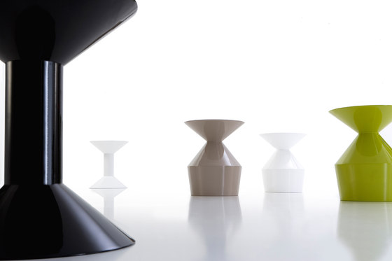 Shape | Tables d'appoint | viccarbe