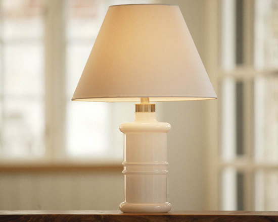 Apoteker bookshelf lamp | Lampade tavolo | Holmegaard