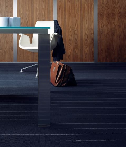 Sqr Seam Stripe Ebony | Wall-to-wall carpets | Carpet Concept