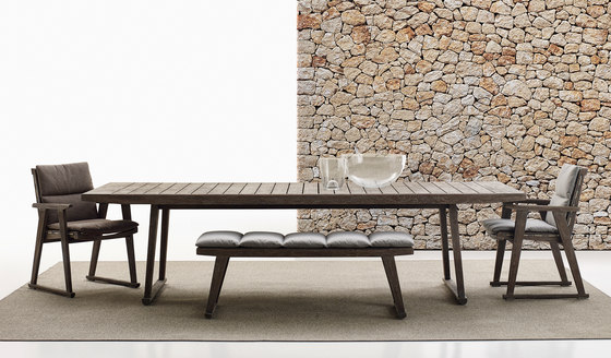 Gio Low table | Tables d'appoint | B&B Italia