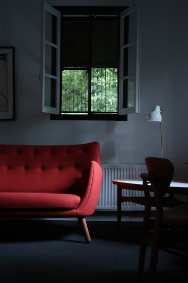 Poet Sofa | Sofas | House of Finn Juhl - Onecollection