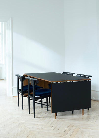Nyhavn Table and Tray Unit | Schreibtische | House of Finn Juhl - Onecollection