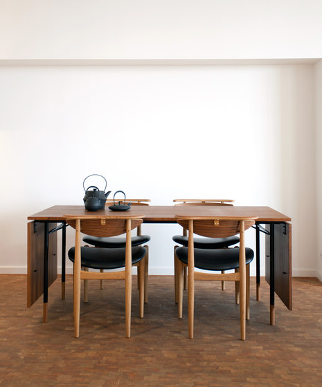 Nyhavn Table and Tray Unit | Schreibtische | House of Finn Juhl - Onecollection