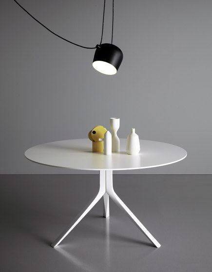 Oops Table | Dining tables | Kristalia