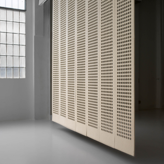 Feel-Thru | Sound absorbing room divider | ABR