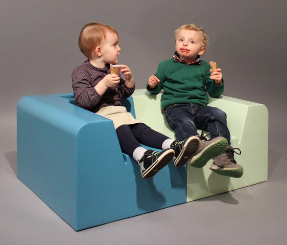 do_linette Childrens chair long with niche for books | Sillones para niños | Designheiten