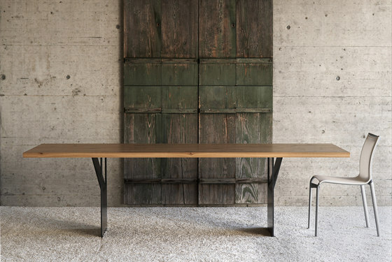 IGN. STEEL. BAR. TABLE. | Standing tables | Ign. Design.