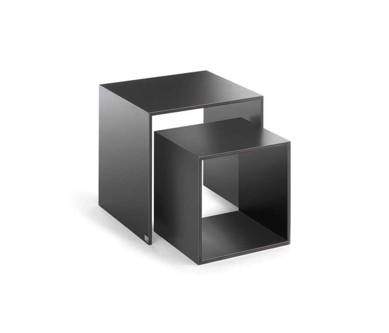 Block Occasional Table | Mesas auxiliares | Lourens Fisher