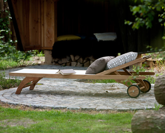 Columbus garden chair in teak for outdoor use, adjustable | Chaises | Skagerak
