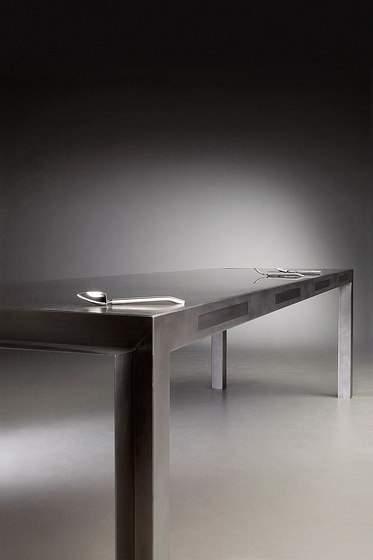 TABLE FOR TOOLS | Mesas comedor | Colect