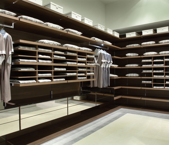 Cargo walk-in wardrobe | Walk-in wardrobes | FEG